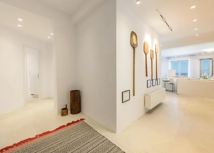 Βίλα Atlas, In The Outskirts Of