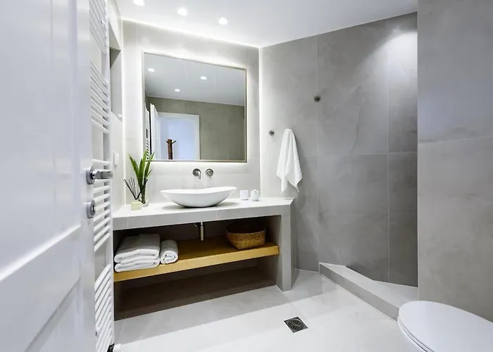 Atlas, In The Outskirts Of Νάουσα