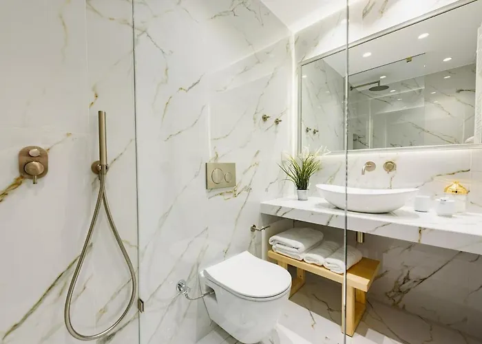 Atlas, In The Outskirts Of * Νάουσα