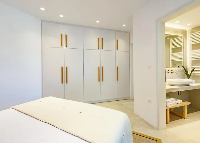 Atlas, In The Outskirts Of * Νάουσα